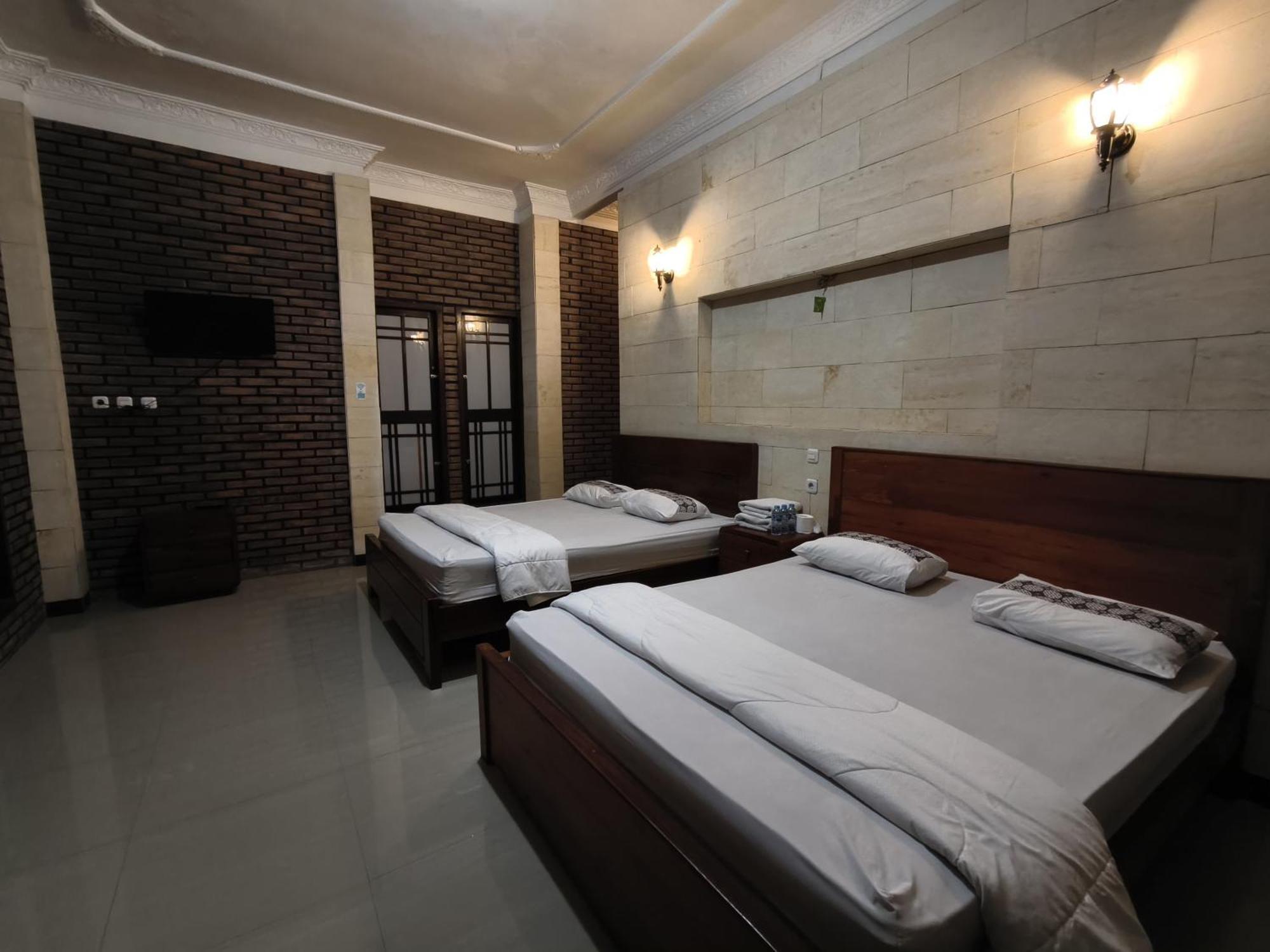 Lotus 2 Guest House Магеланг Экстерьер фото